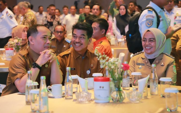 Pjs. Bupati Hadiri Seminar dan Rakornis Transportasi Sungai, Danau dan Penyebrangan 30/09). /Dok/Ist