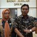 Ketua Didampingi Anggota Bapemperda DPRD Provinsi Jambi Memberikan Keterangan usai Berdiskusi dengan Pihak Baleg DPR-RI. /Dok/Hms