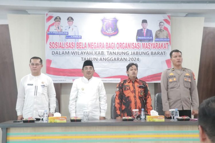 Bupati Anwar Sadat (Dua dari Kanan) Menghadiri Sosialisasi Bela Negara, Rabu (18/12). /Dok/Ist