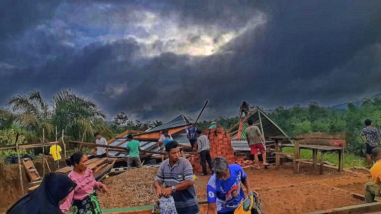 Dilanda Angin Puting Beliung, 10 rumah warga di Merangin ini Rata Dengan Tanah
