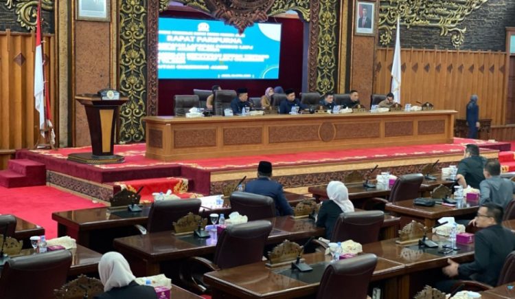 DPRD Provinsi Jambi Gelar Paripurna Penyampaian Laporan Pansus