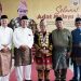 Gubernur Al Haris (Tengah) Foto Bersama saat Memghadiri Salah Satu Kegiatan Lembaga Adat Melayu Jambi. /Dok/Ist