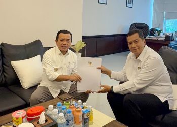 Gubernur Al Haris Antar Langsung Berkas Pengusulan PPPK Paruh Waktu ke Kementerian PANRB