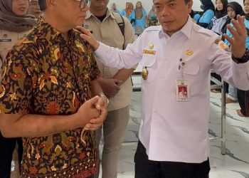 Tinjau SPPG di Pemayung, Gubernur Al Haris Minta Beli Bahan Pokok di Jambi Agar Perputaran Ekonomi Semakin Meningkat