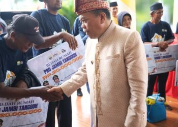 Pro Jambi Tangguh Hadir di Tanjab Timur, 51 Keluarga Nikmati Rumah Baru dari Gubernur Al Haris