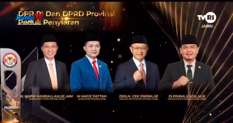 Hapiz Fattah dan Ketua Komisi I DPRD Jambi Dapat Penghargaan dari KPID Jambi