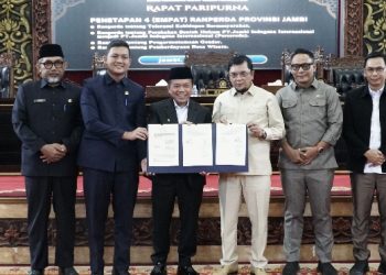 Rapat Paripurna, DPRD Jambi Tetapkan 4 Ranperda Provinsi Jambi
