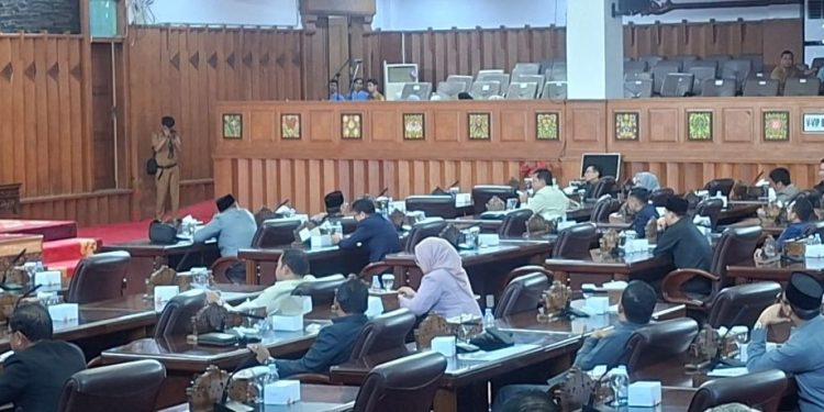Komisi III DPRD Jambi Siap Kawal Janji Gubernur Terkait Jalan Padang Lamo